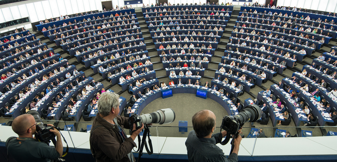 Europarl_ES's tweet photo. El #plenoPE debate esta mañana la #NeutralidaddeInternet: https://t.co/28ymslcEgE En directo https://t.co/SDGhDs7ogS https://t.co/ts4zzuTX4s