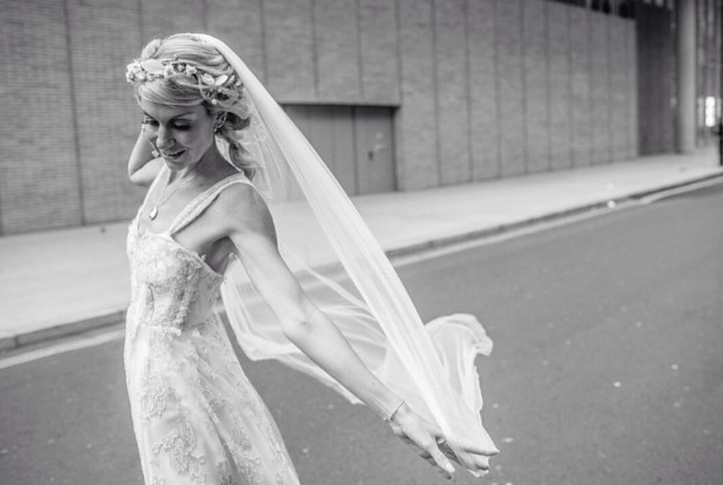 BspokeBspecial's tweet photo. Loved making cathedral veil and hair vine for Jodie. Beautiful photo https://t.co/P6QXMWX3zE
