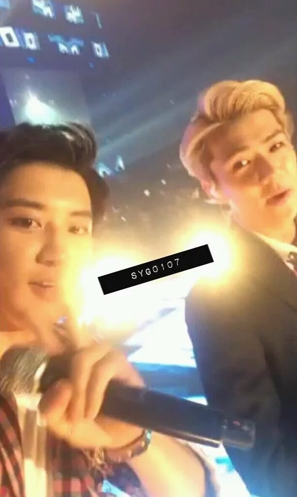 chanstar_92's tweet photo. #CHANYEOL #SEHUN อิจฉาเจ้าของมือถือจริงๆเล้ยยย😭😭😭  Cr.syg0107
https://t.co/N1eRhE5Zkx
https://t.co/ou83LfTqwY https://t.co/gOYVUPBs3Z