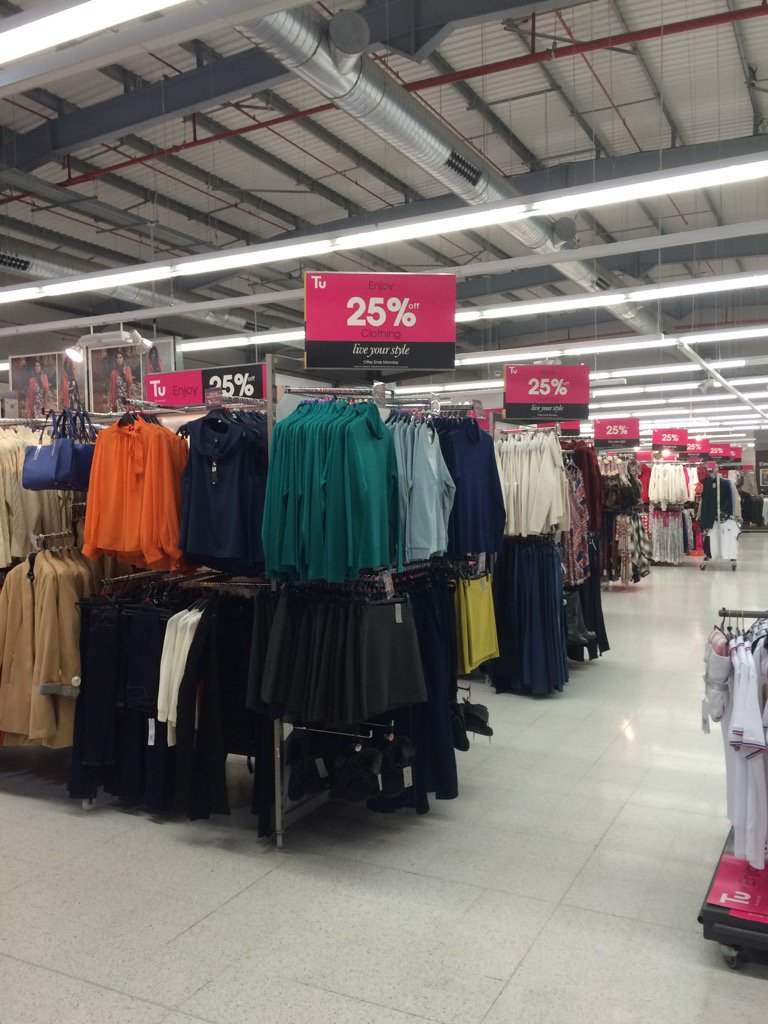 DerekN_2014's tweet photo. Our famous 25% offer is back for Xmas. Plenty of stock#come and buy# https://t.co/FHYlcIDO9B