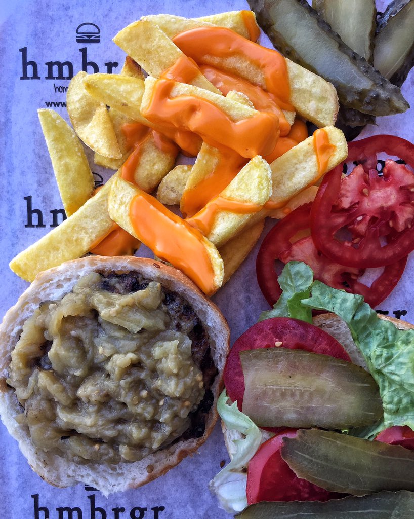 hmbrgronline's tweet photo. Renk cümbüşü🍆🍅🍟🍔Köz patlıcanlı hmbrgr'imizi denediniz mi? #hmbrgrspecial #hmbrgr #hmbrgronline #hamburger #burger https://t.co/j8lPBc2edV