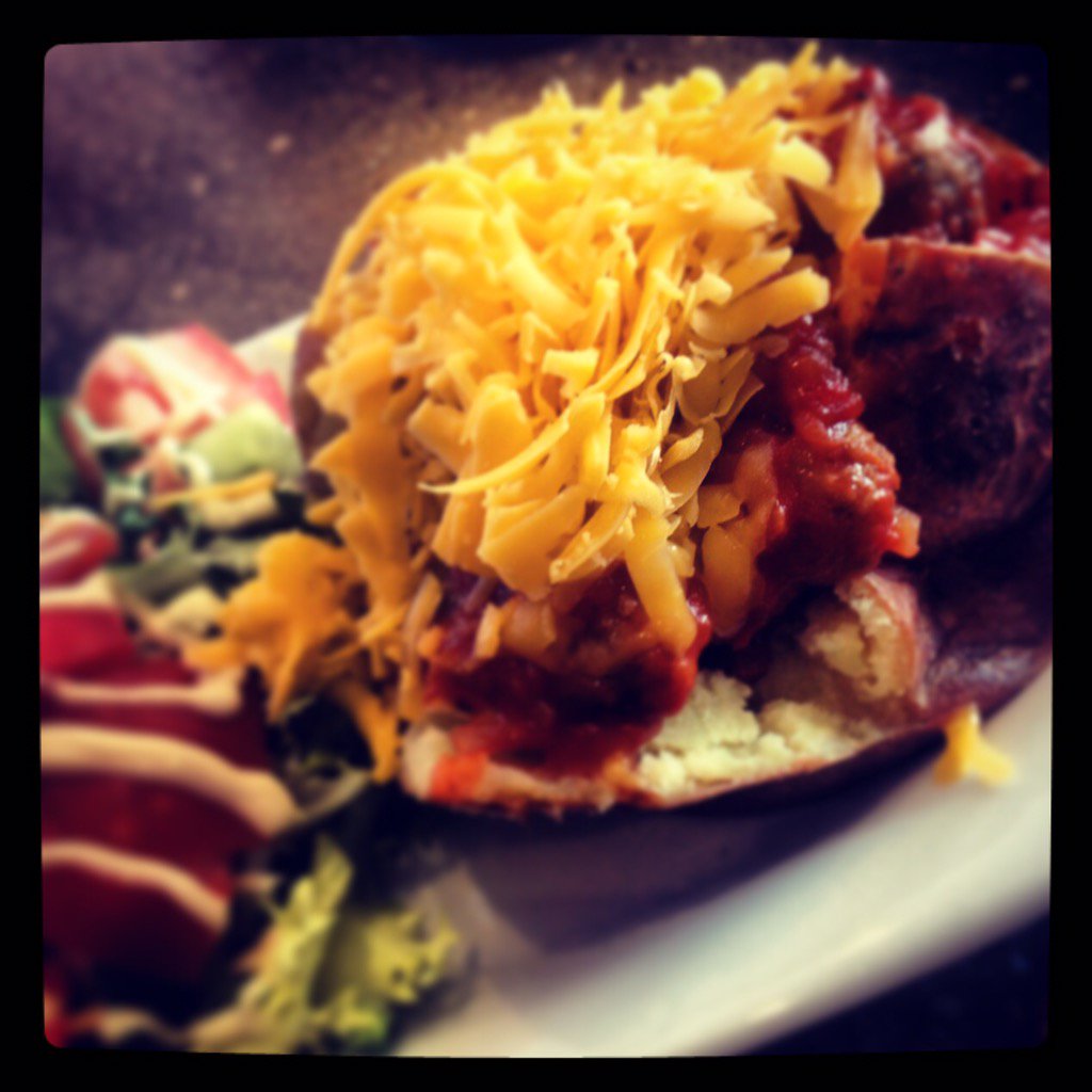 TheCoffeeCo_'s tweet photo. A baked potato for lunch goes down well with a #coffee at #thecoffeeco #bebington https://t.co/22e2ln8IuG