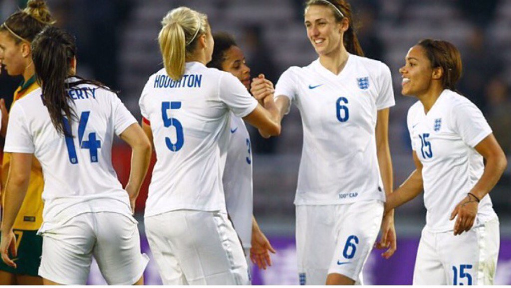 clrafferty1's tweet photo. Good to get a 1.0 win over the Ozzy's 🙋🏻😁 &amp; congratulations to @JillScott12 for her 100th cap 👏🏼..now get me home ✈️ https://t.co/mq8B5jHoy3