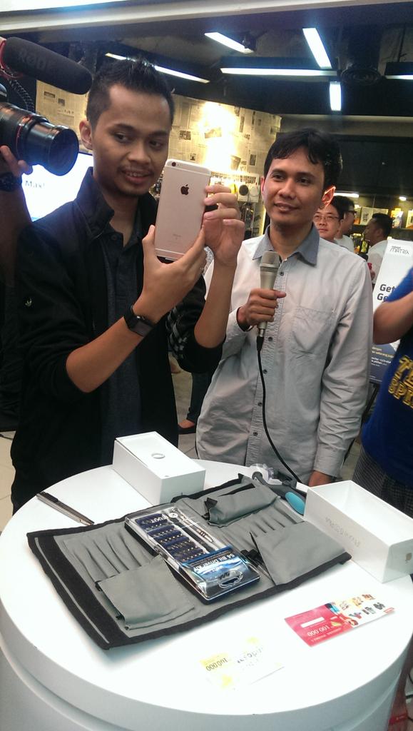 deddyhariadi's tweet photo. IPhone 6S Plus Rose Gold #icipicip6s #ForumICITY @idiphone https://t.co/CYE16o1lte