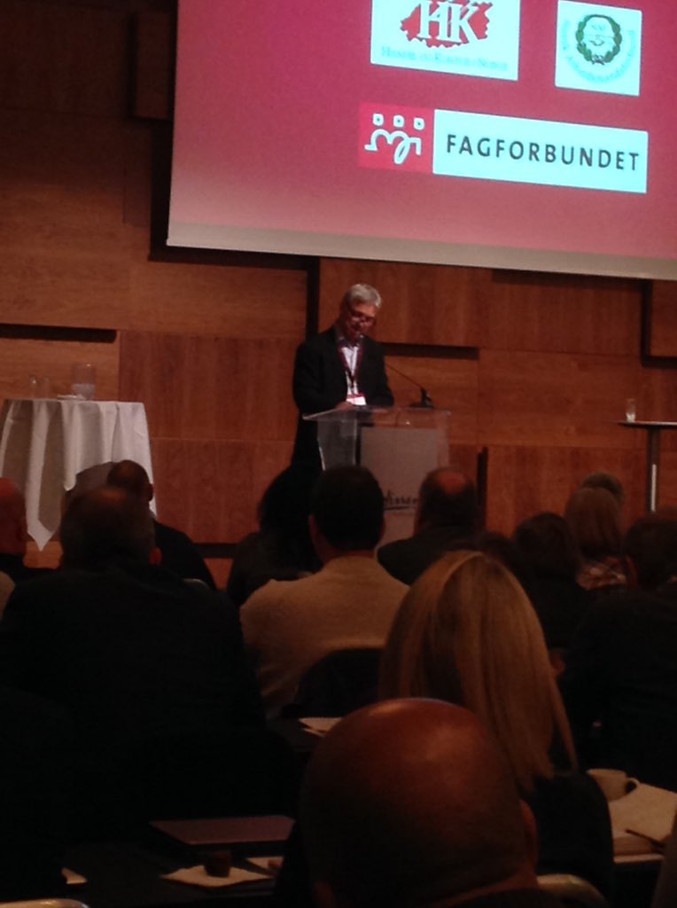 SFuglevaag's tweet photo. Oppsummering @steinaabo på slutten av #pensjon2016. Hva er utfordringene og hvor går de politiske skillelinjene? https://t.co/PtuD2AtXTw