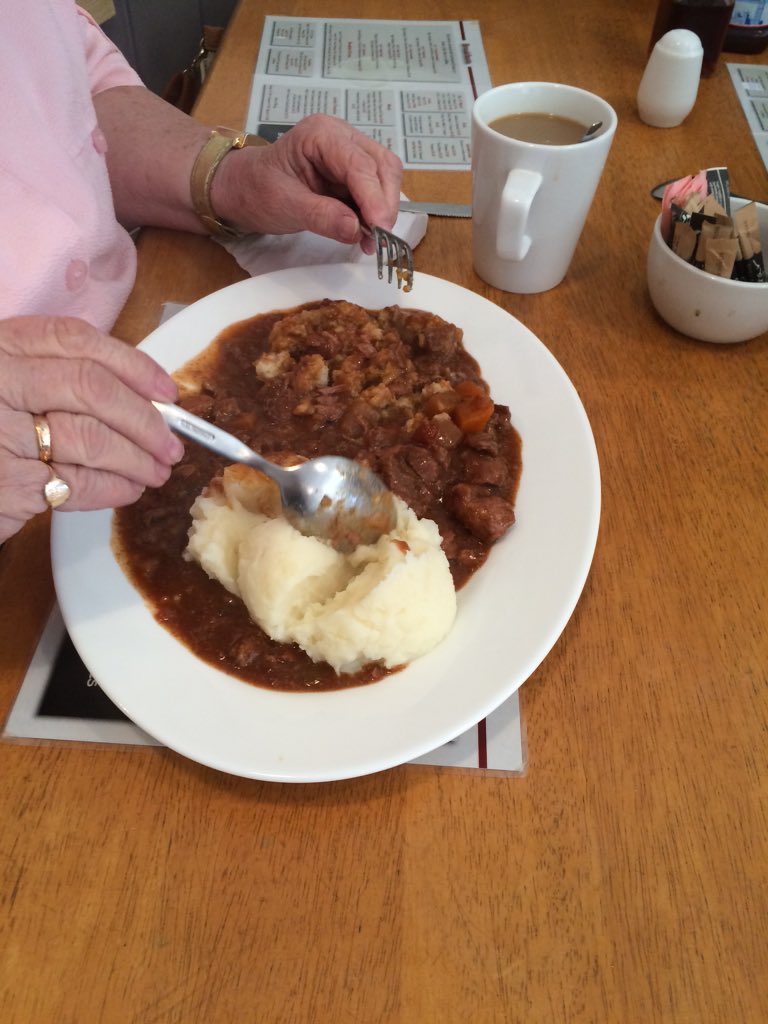 KonchsKafe's tweet image. Yummy hearty food Beef Stew ** Todays Special ** #konchsKafe