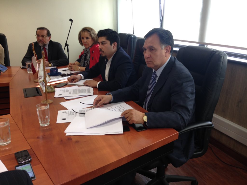 Comisión de M. Ambiente CORE analiza con los alcaldes de la región eventual estudio de vertederos y su impacto