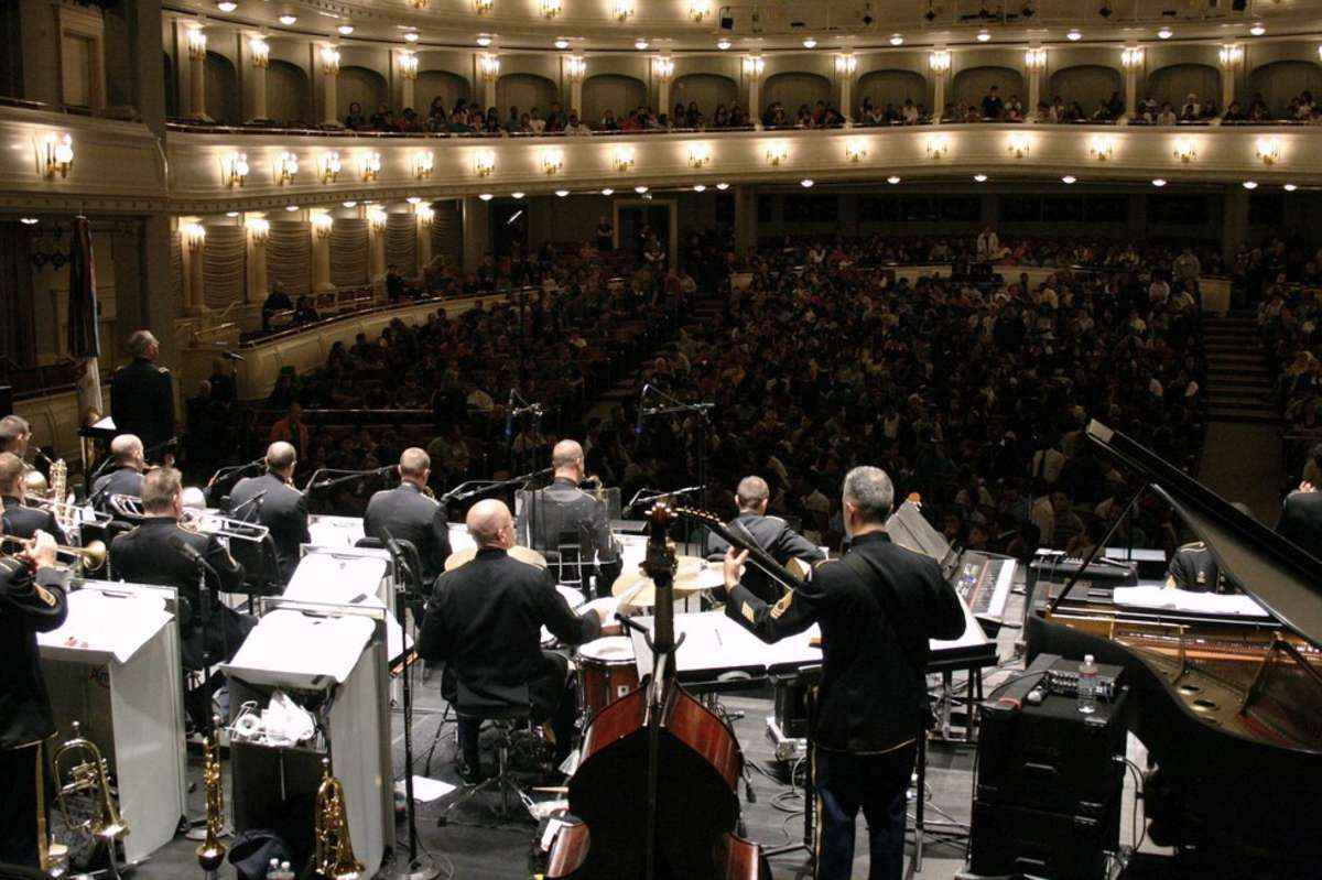 co_leydis's tweet photo. DARPA wants robots that can play jazz in time with humans cc @alec_akire https://t.co/fzznUS1f9k https://t.co/SmRfZ7gqXd