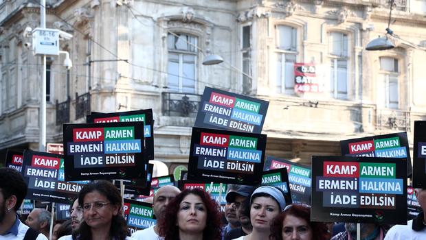 Hurriyet's tweet photo. Kamp Armen'in tapusu iade edildi https://t.co/45nLrZGIJL https://t.co/9mip6Mrg9y