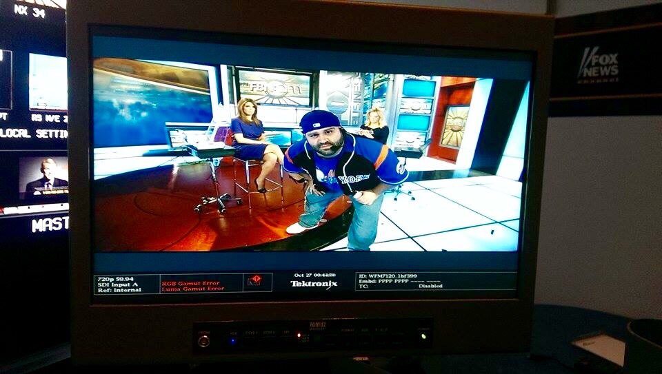 cherylcasone's tweet photo. Pic from control room @FoxBusinessAM Nat gets ready for @mets #WorldSeries #producerview @FoxBusiness @NPetallides https://t.co/IWvoVeMuzl