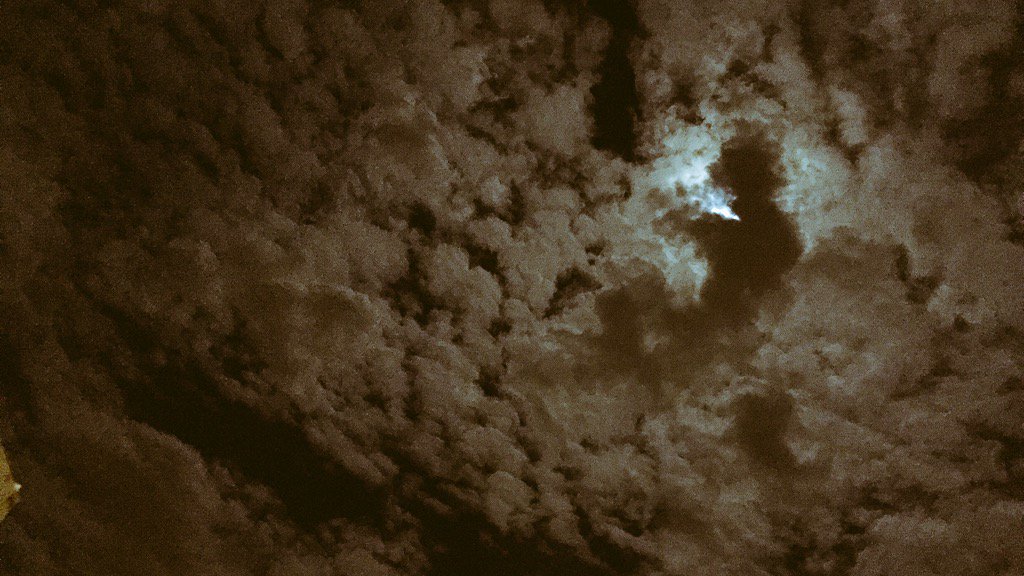 hellacreativity's tweet photo. #oakland #nights #sky #hellaclouds #hellacreative https://t.co/lPtmRLOrCY