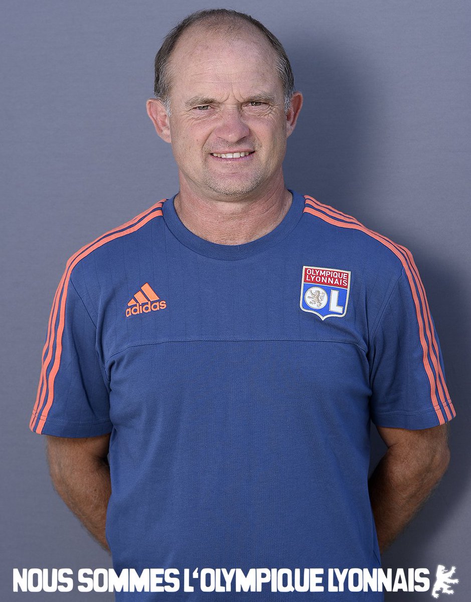 OL's tweet photo. Bon anniversaire à Joël Fréchet, coach des #u19 et champion de France de D2 avec l'OL (1989), qui fête ses 50 ans ! https://t.co/ASY9RXVieL