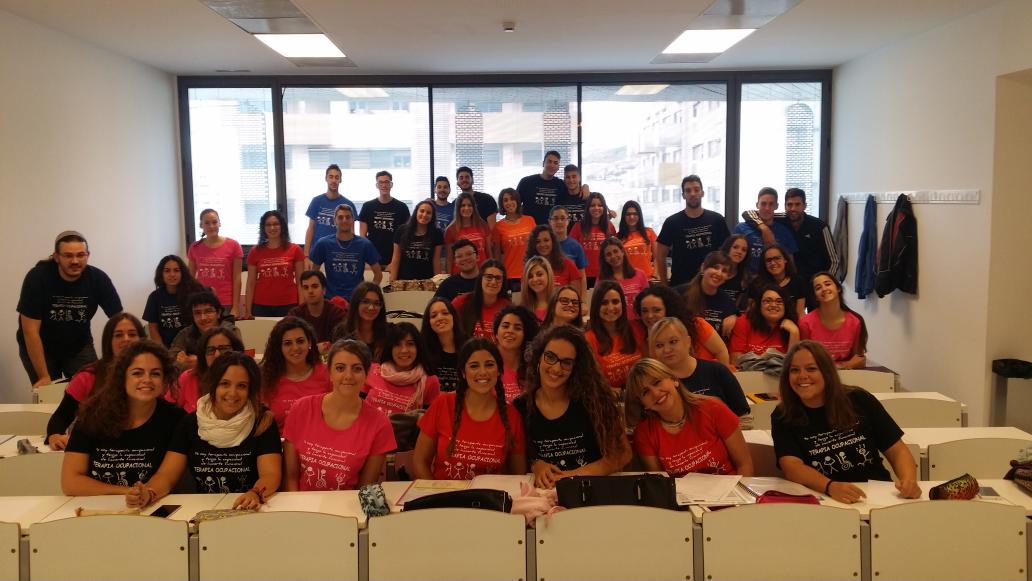 mcgrios's tweet photo. @FacultadCCSS clase de biomecánica de segundo de grado de Terapia Ocupacional.Preparados para celebrar #Diamundialto https://t.co/DaPgZHHJrS