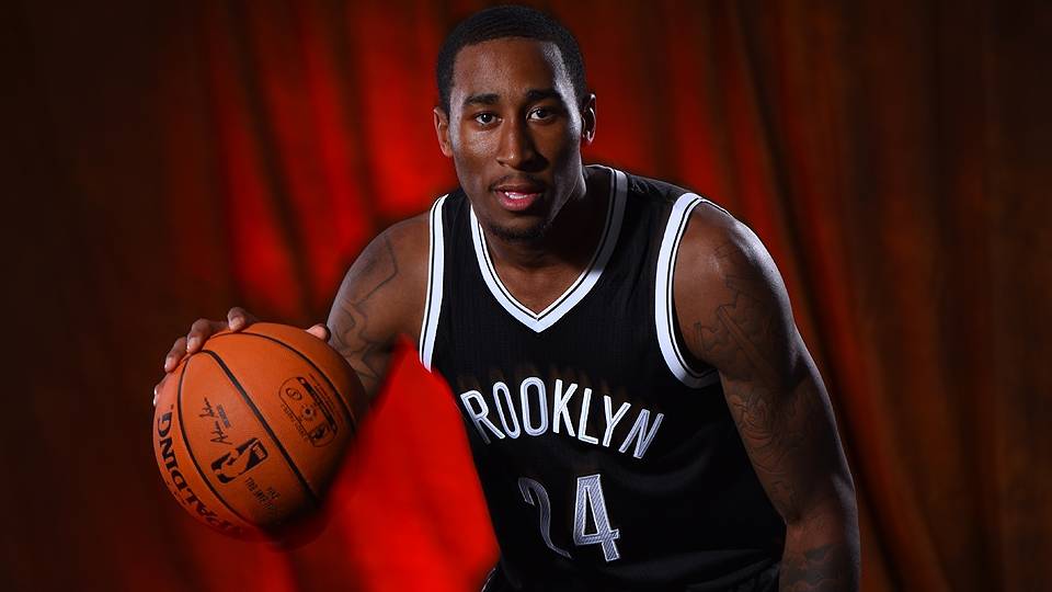 Novato da <a href="/NBA/">NBA</a> faz surpresa emocionante e compra casa nova para a mãe. Veja: es.pn/1Mg4N55