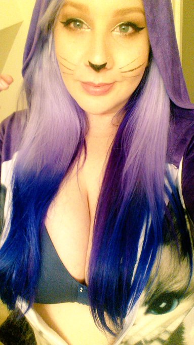 Thanks for hanging out with me!! Hopefully we'll hit the pumpkin carving goal tomorrow. 🎃 https://t.