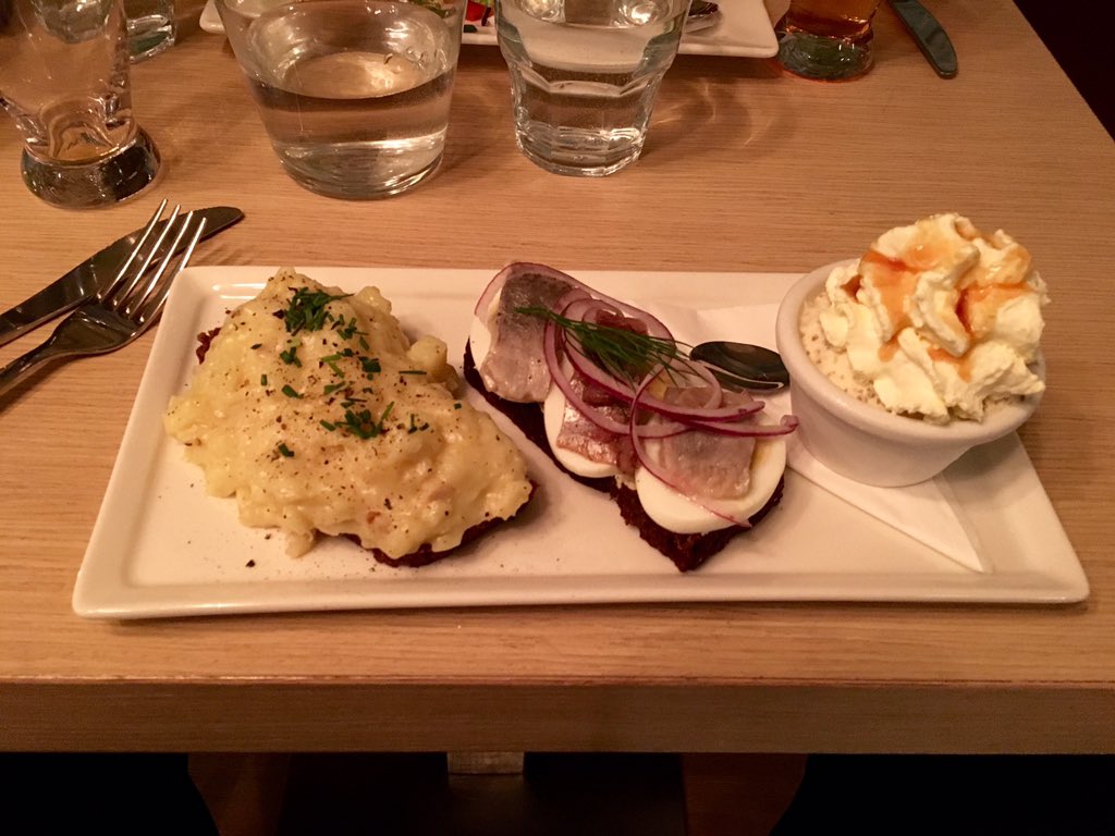 DuncanCStone's tweet photo. New BBC expenses policy means starter, main and pudding together on one plate. @bbclaurak @JessicaCBenton https://t.co/JVusPyVBek