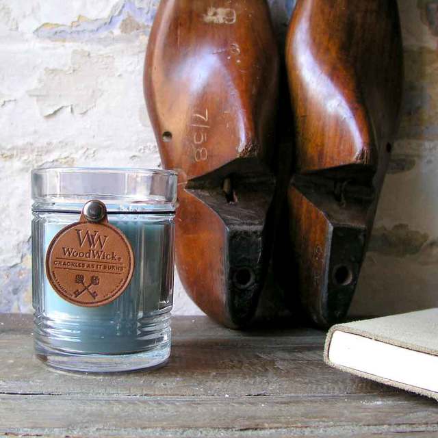 ICDCollections's tweet image. On ne se lasse pas des bougies parfumées WoodWick! En ce moment le présentoir est offert*! bit.ly/1JoYb2A