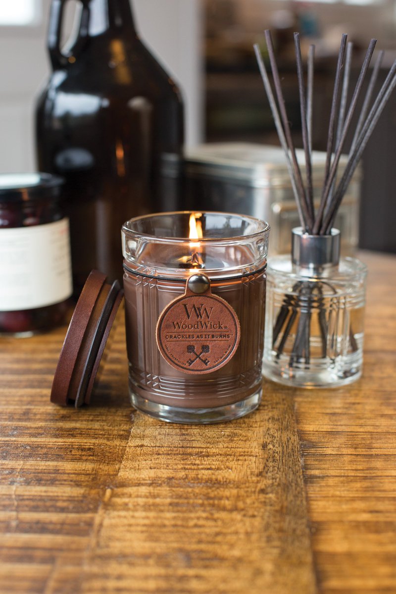 ICDCollections's tweet image. On ne se lasse pas des bougies parfumées WoodWick! En ce moment le présentoir est offert*! bit.ly/1JoYb2A