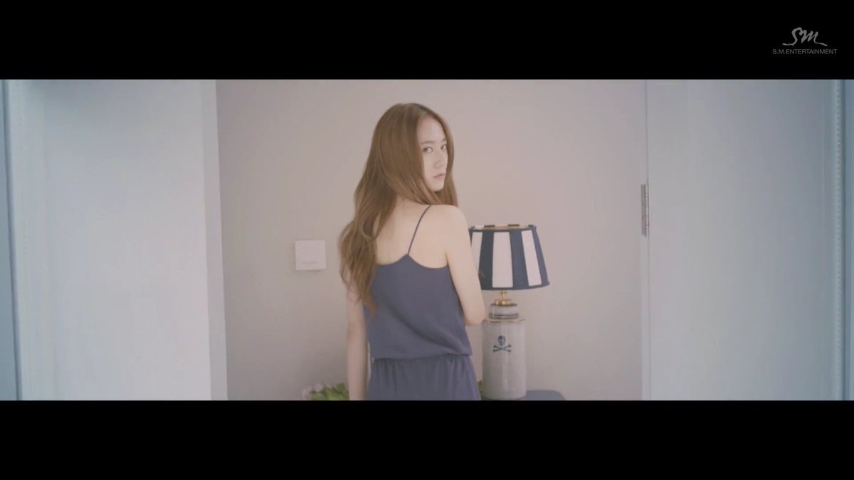 에프엑스_4 Walls_Music Video youtu.be/4j7Umwfx60Q