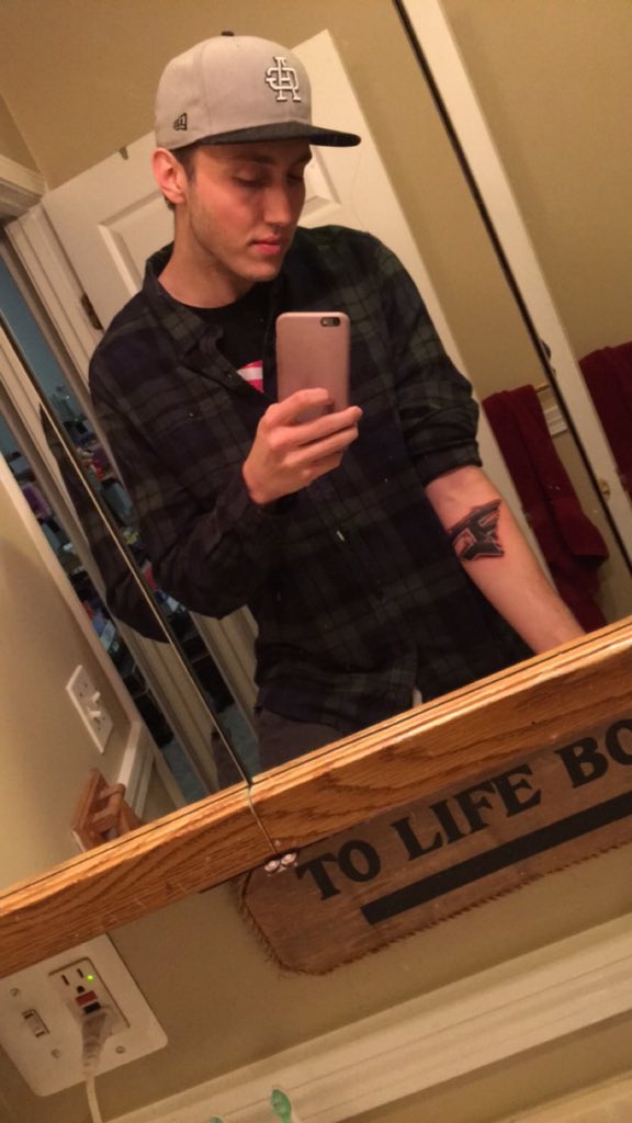 Banks's tweet photo. I guess this means forever #FaZeUp https://t.co/884DJW5kxH