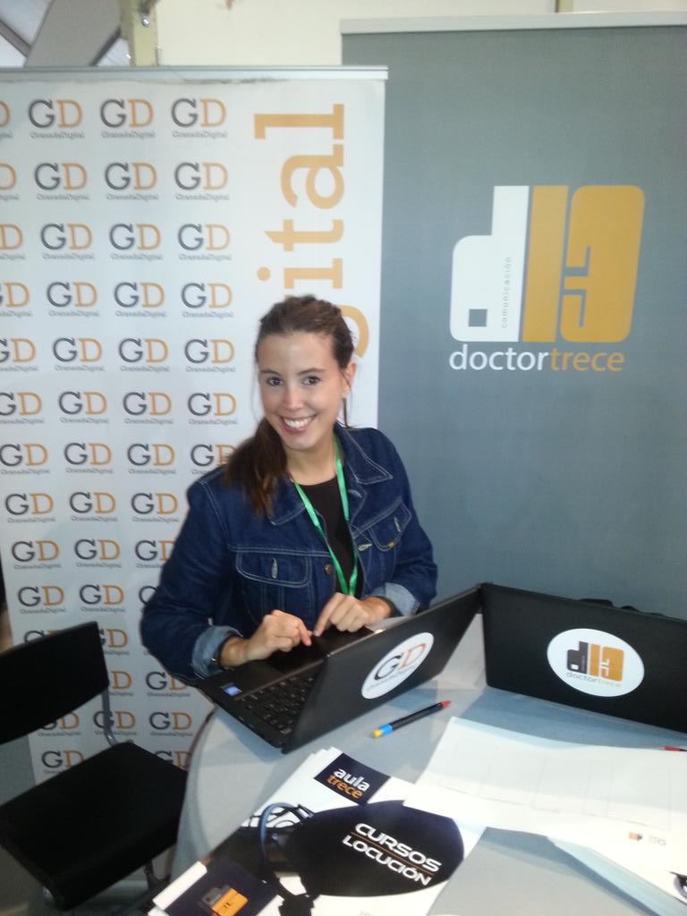 fj_quesada's tweet photo. Aceptamos visitas en la feria de empleo @2015FE @CCGranada @granadadigital @eldoctorTrece con super @sofiaPlaza! https://t.co/VisZfb02jB
