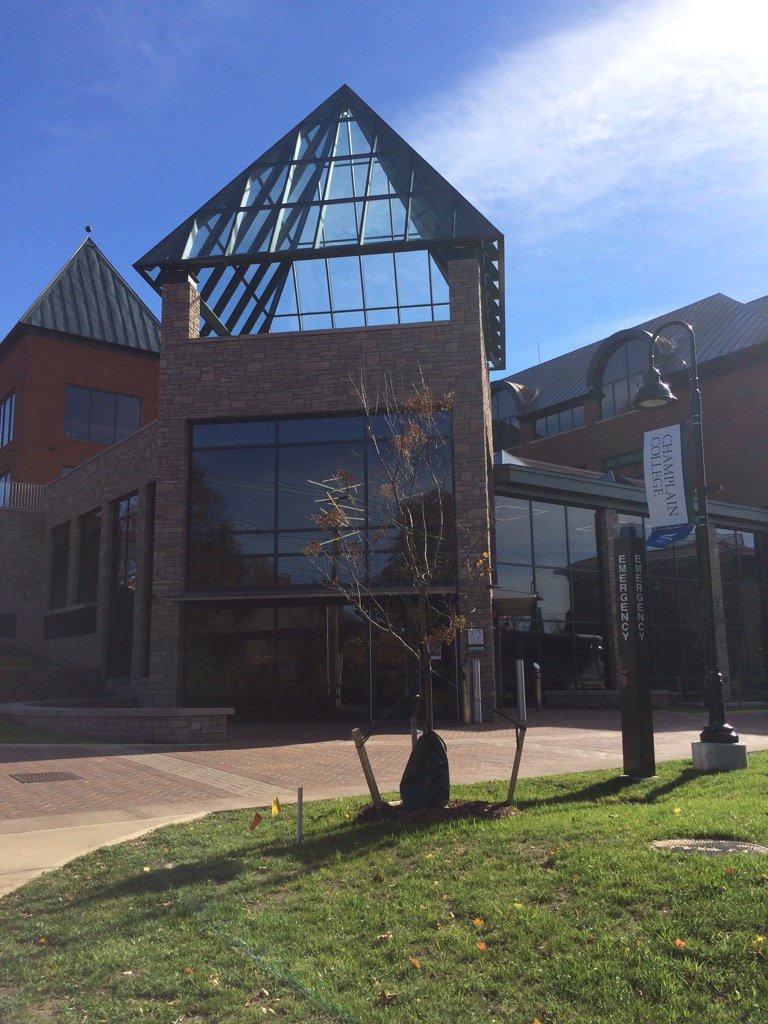 VptRecruiting's tweet image. Lovely campus in #Burlington @ChamplainEdu, great visit for the #techjamvt