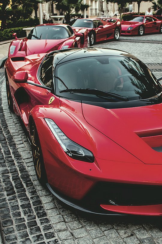 AutolavadoSC's tweet photo. Quien pudiera ver semejantes bellezas en vivo. #Ferrari #Laferrari #Enzo #F50 #F40 https://t.co/uZkTTS2DKu