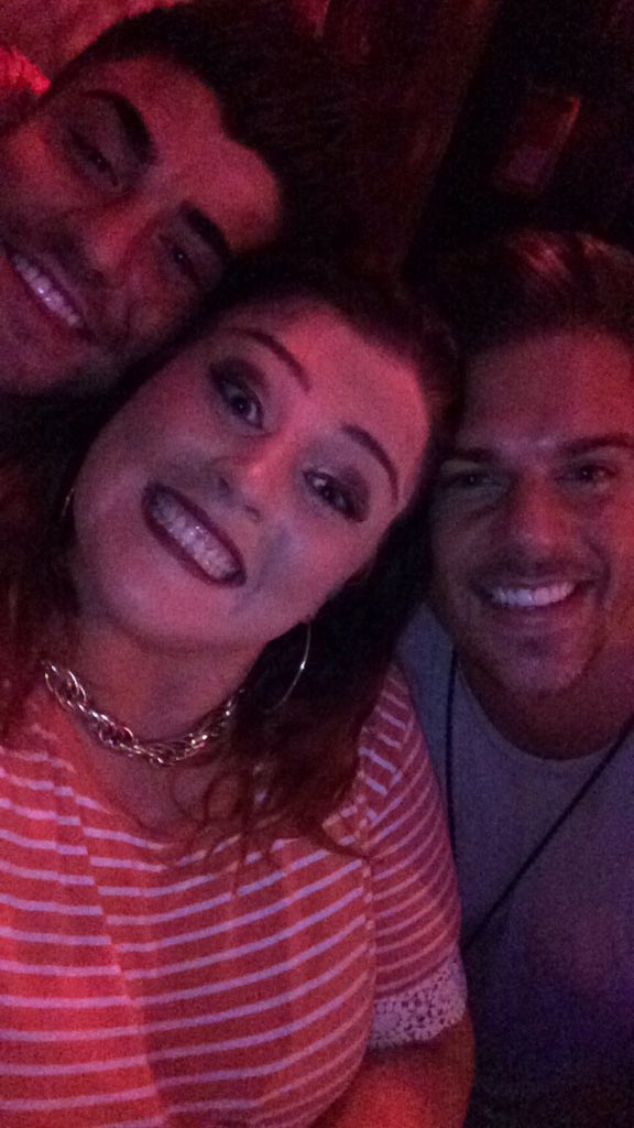 NicolaKenny1990's tweet photo. #tornbetween2lovers ๐ @Rogan_OConnor @joss_mooney https://t.co/hXScg8uoYg