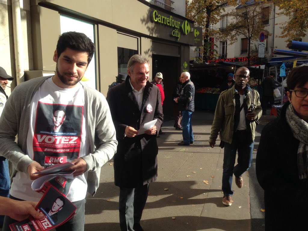 ericbrunet's tweet photo. Tractage sur un marché pour ma campagne électorale #Brunet2015. Soutenez mon nouveau quinquennat sur @RMCinfo ! https://t.co/5uNhqlmkAy