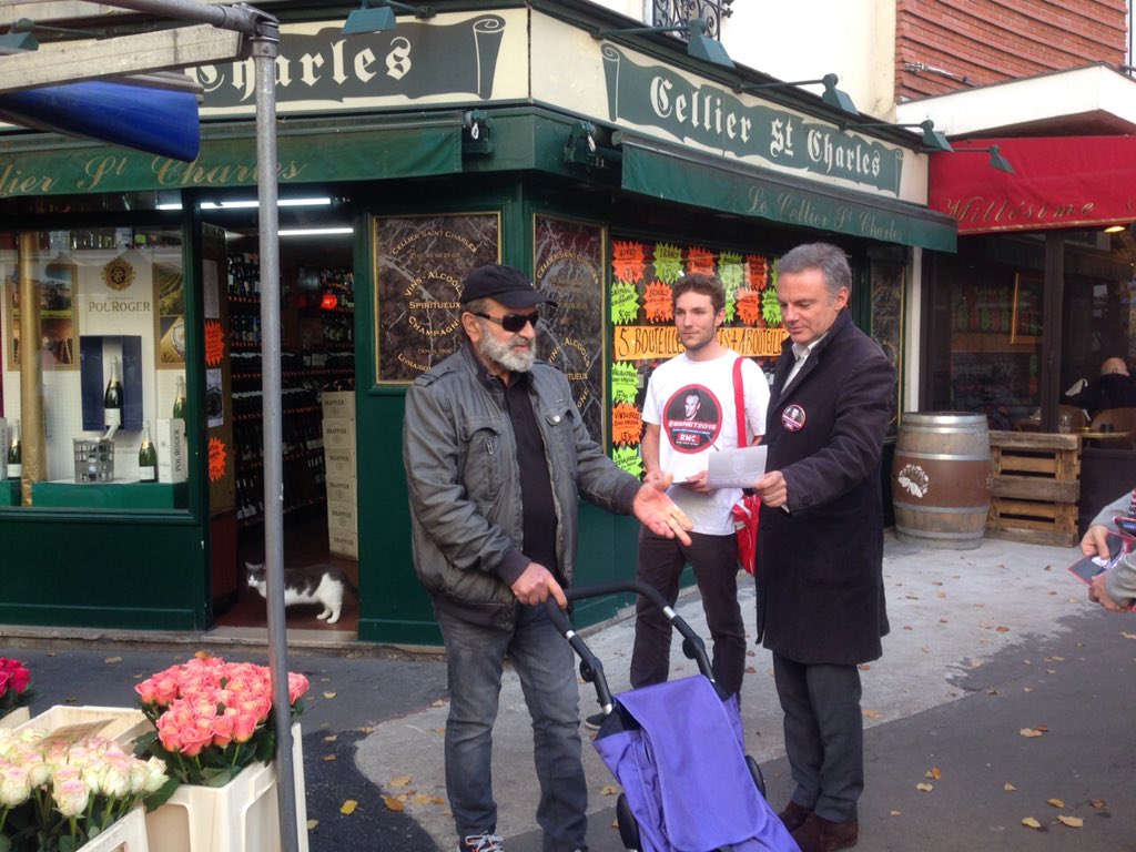 ericbrunet's tweet photo. Tractage sur un marché pour ma campagne électorale #Brunet2015. Soutenez mon nouveau quinquennat sur @RMCinfo ! https://t.co/5uNhqlmkAy