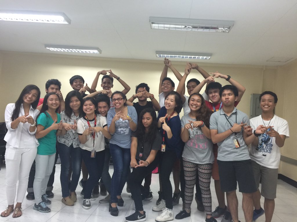 Aljeroe's tweet photo. Naks batch '15 ngayon ko lang kayo nakita gluck guys!!! ๐๐ป๐ต #MapuaCardinalSingers https://t.co/ifBH5P8cNq
