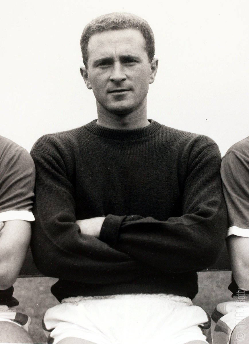 ManUtd's tweet photo. Happy birthday to Harry Gregg - a true #mufc legend. https://t.co/xXoWnUPdSG