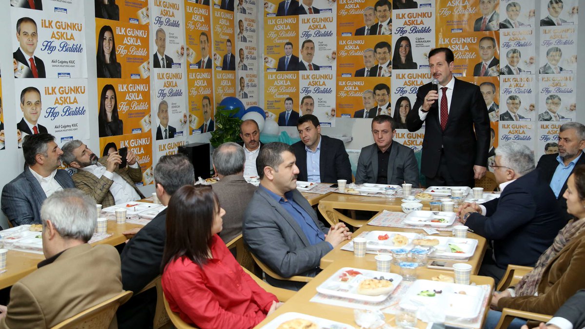 erdogantok55's tweet photo. AK Parti İlkadım Seçim Koordinasyon Merkezimizde geçmiş dönem belediye meclis üyelerimiz ile bir araya geldik. https://t.co/nqR3mOjHVI