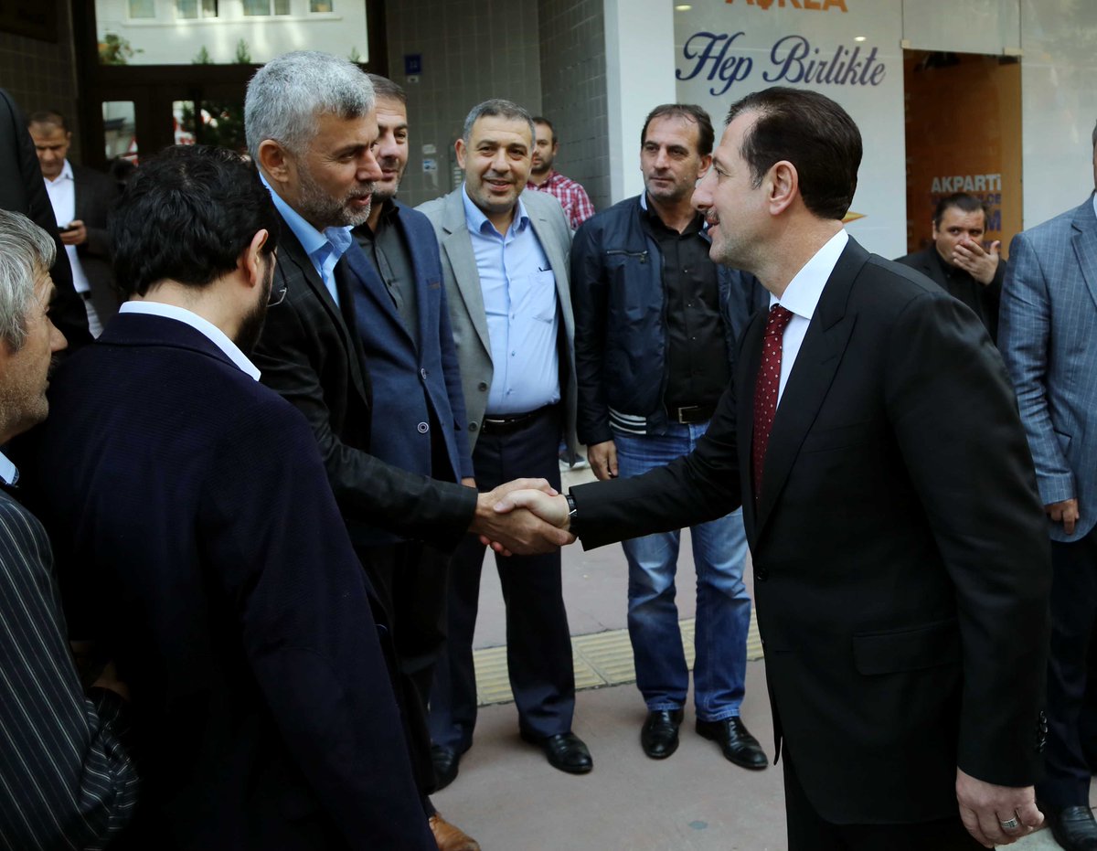 erdogantok55's tweet photo. AK Parti İlkadım Seçim Koordinasyon Merkezimizde geçmiş dönem belediye meclis üyelerimiz ile bir araya geldik. https://t.co/2HTSJigr2G