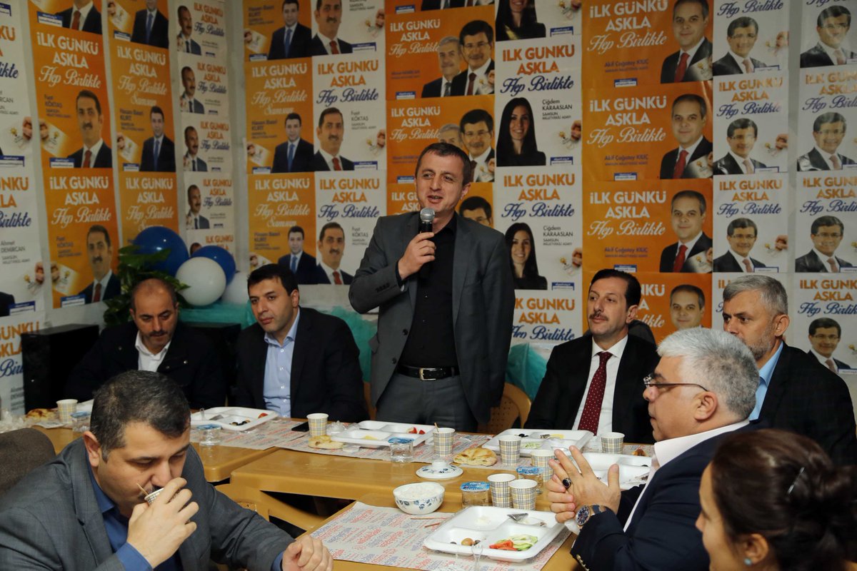 erdogantok55's tweet photo. AK Parti İlkadım Seçim Koordinasyon Merkezimizde geçmiş dönem belediye meclis üyelerimiz ile bir araya geldik. https://t.co/2HTSJigr2G