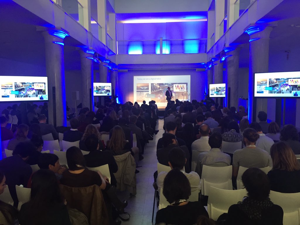 jpiedrahita's tweet image. Curioso 😳 q en evento del #marketing móvil, #PureMobile2015,no se hable clara y libremente del problemón #adblocking