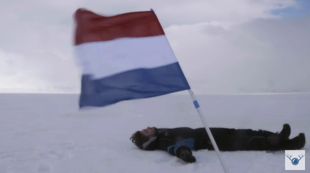 dutchcowboys's tweet photo. Nederlandse mannen claimen de Noordpool en plaatsen Nederlandse vlag! https://t.co/eFLlmhGOjr https://t.co/G7lkvvKpOz