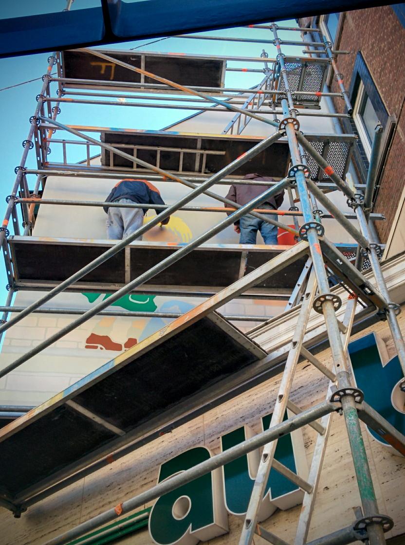 thit_tran's tweet image. #workinprogress fresque #ParcoursBD by #FarmProd @VilleBruxelles @AnsPersoons in Les Marolles  Reconnaissez-vous? :)