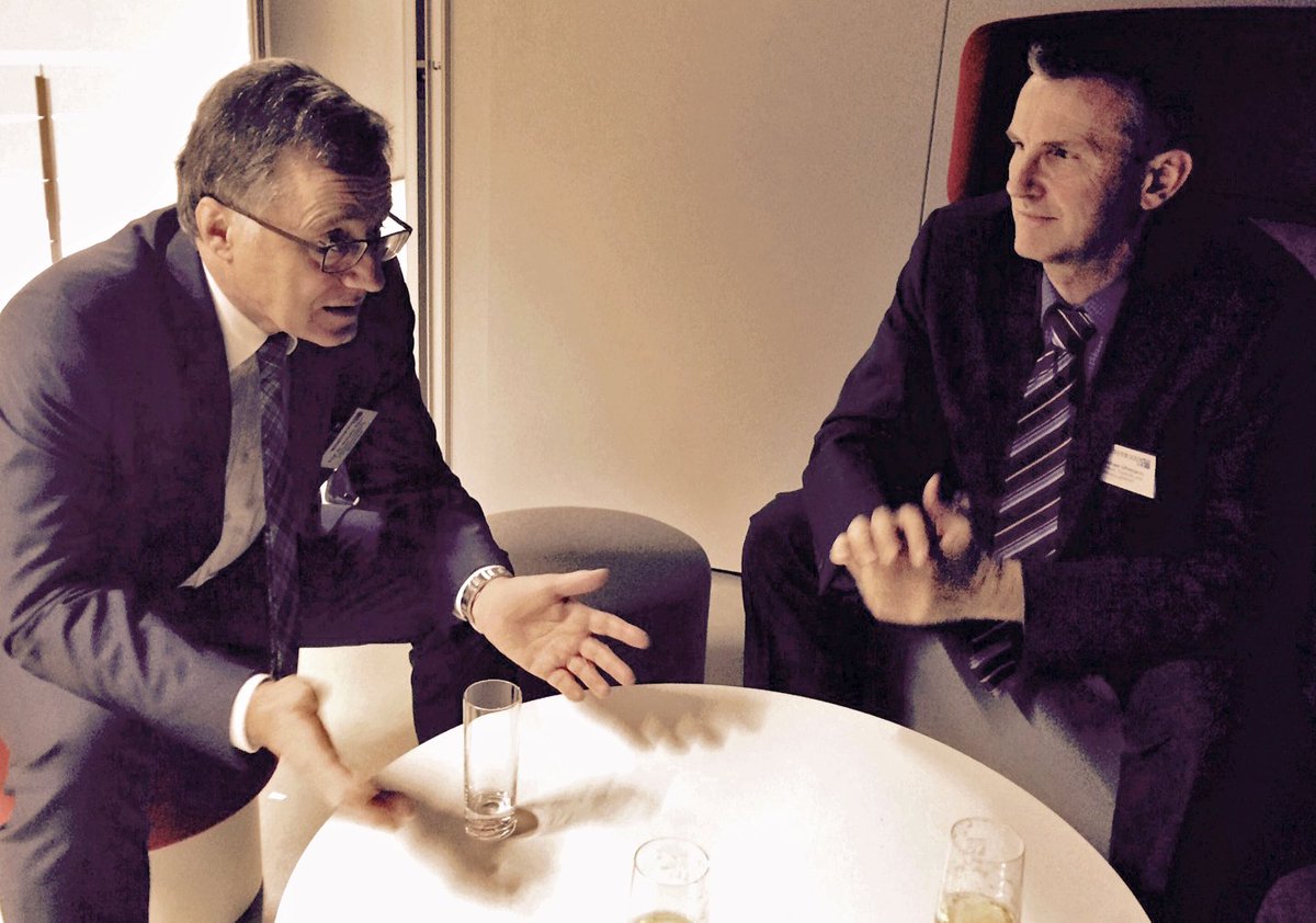 mikomiMW's tweet photo. Forum #Arbeitsweltenvonmorgen - #IndustrievereinSachsen1828 - @mikomiMW mit Prof. Dr. Wilhelm Bauer, Fraunhofer IAO https://t.co/XPygQv79ru