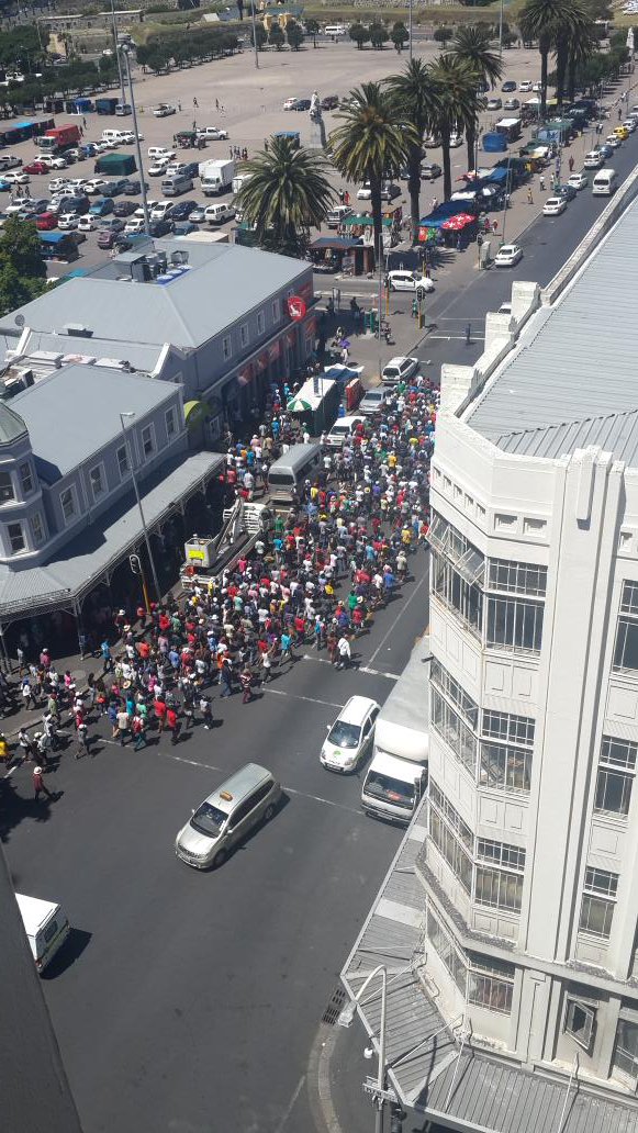 Dannykatjatako1's tweet photo. #cputfeesmustfall https://t.co/nw97jEdNTH