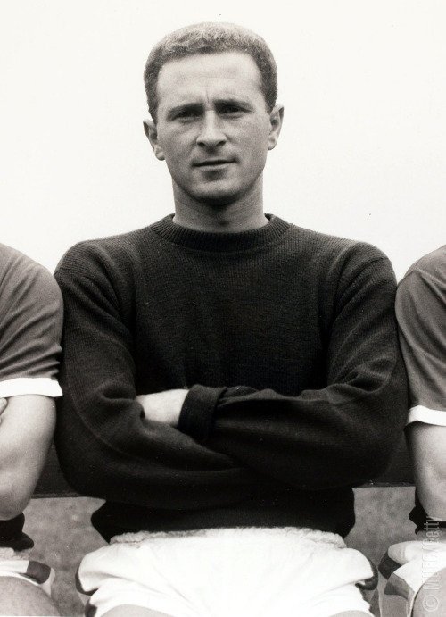 Happy birthday to Harry Gregg - a true legend.... 