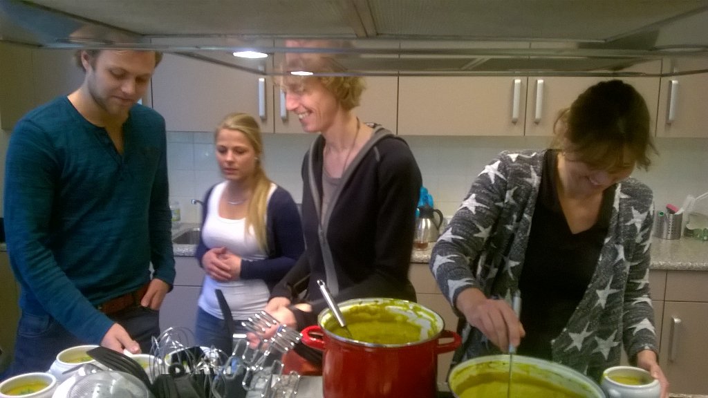 Tweewekelijkse #Soepinloop in #Beijum. Vandaag volledig biologische pompoensoep van stichtingevita.nl