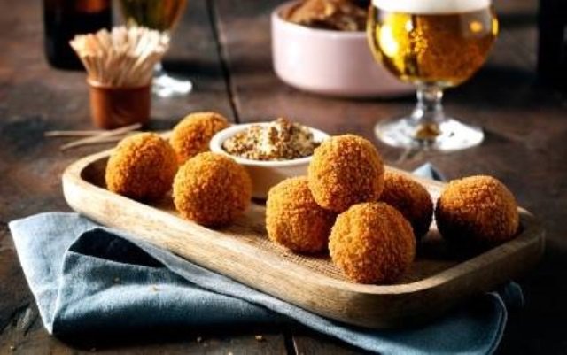 SpotFactoring's tweet photo. as donderdag 1700 uur | BitterBallenBorrel Almere - Netwerken - Kendall Mason - De Manne | https://t.co/0LkR28tF26… https://t.co/SnSV3EY9M7