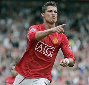 TheHeadtoHead's tweet photo. Who was better in the Premier League?

RT for Thierry Henry
FAV for Cristiano Ronaldo https://t.co/bD4DxLnb85
