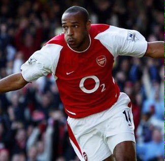 TheHeadtoHead's tweet photo. Who was better in the Premier League?

RT for Thierry Henry
FAV for Cristiano Ronaldo https://t.co/bD4DxLnb85