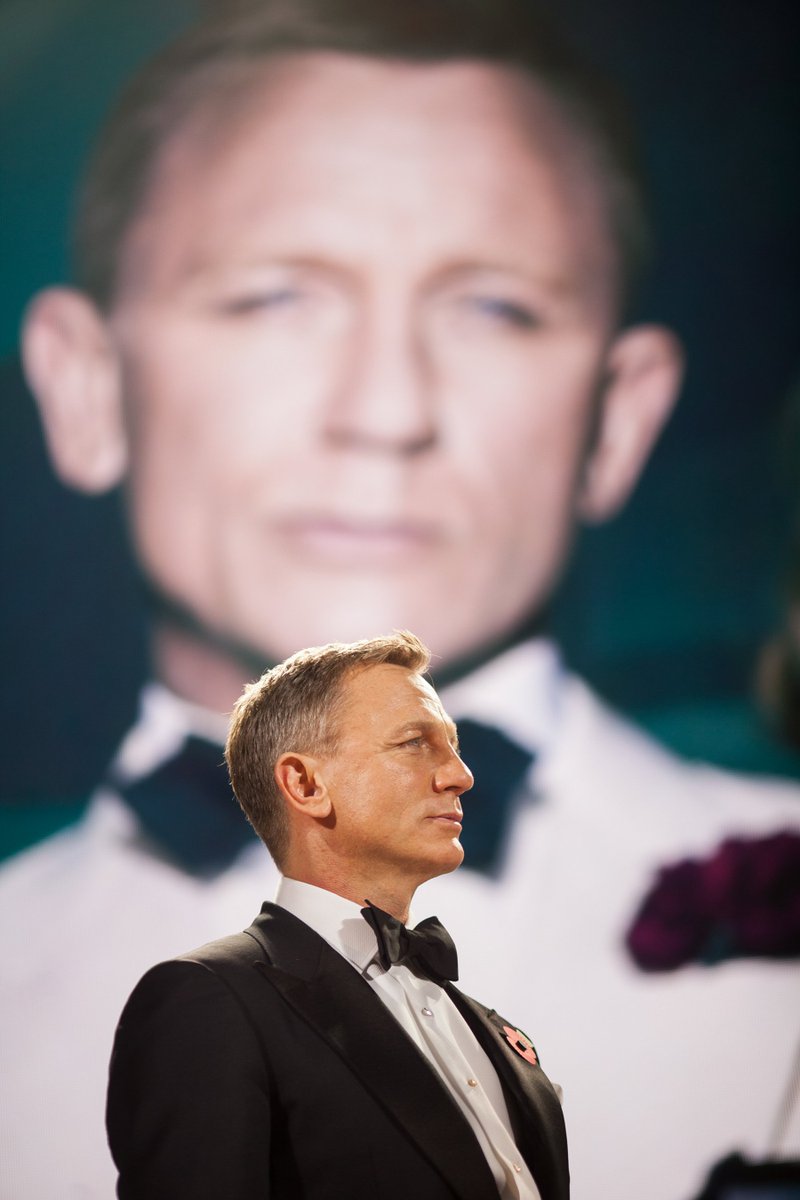 sonypictures_es's tweet photo. Las fotos más espectaculares de la Premiere Mundial de #SpectreLaPelícula en Londres. https://t.co/1nPFnbRF0Q https://t.co/C08O0uY8p5