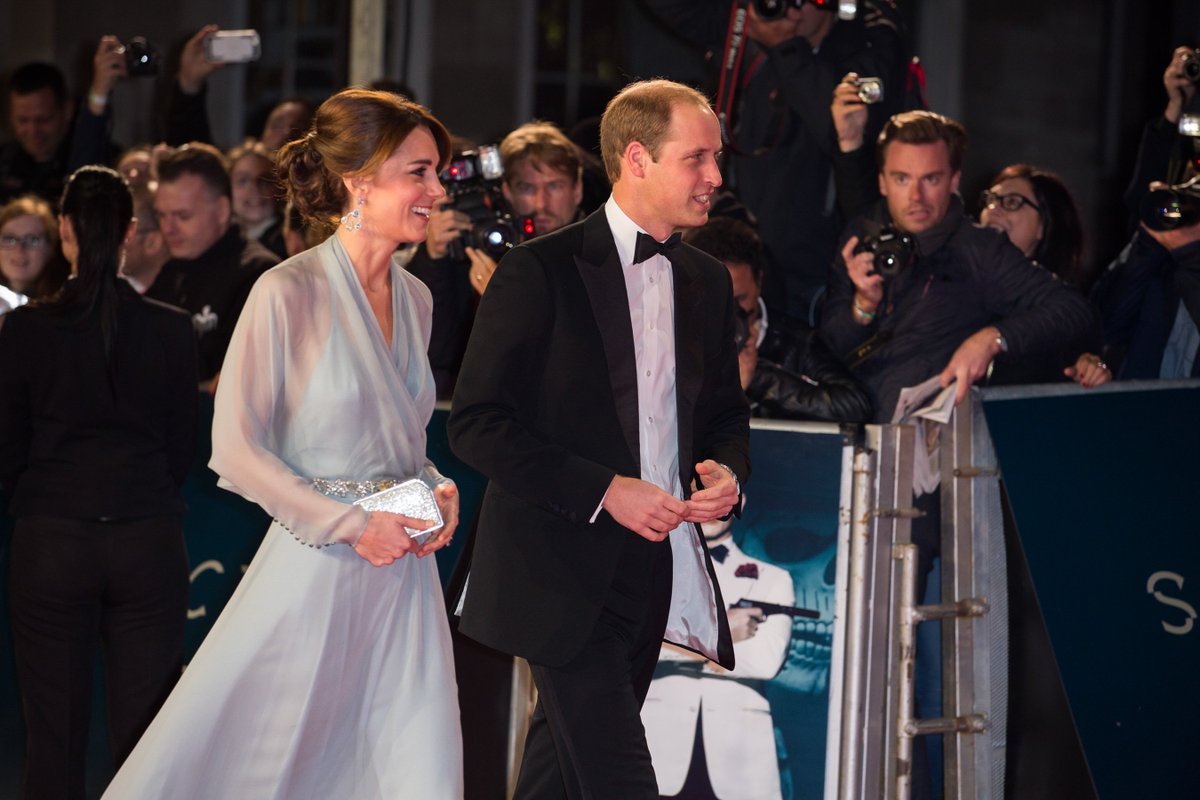 sonypictures_es's tweet photo. Las fotos más espectaculares de la Premiere Mundial de #SpectreLaPelícula en Londres. https://t.co/1nPFnbRF0Q https://t.co/C08O0uY8p5