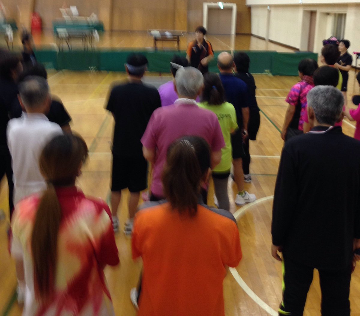 WRMGucchy's tweet photo. 千葉県で講習会をやってきました。
内容は相手のサーブがわからなくて悩んでる時の上書きレシーブについてやりこみました。

最後には回転を上書きする感覚を覚えてもらい収穫アリだったそうです。
また少しでも役に立てるように頑張ります。 https://t.co/jcZp2zCLqs