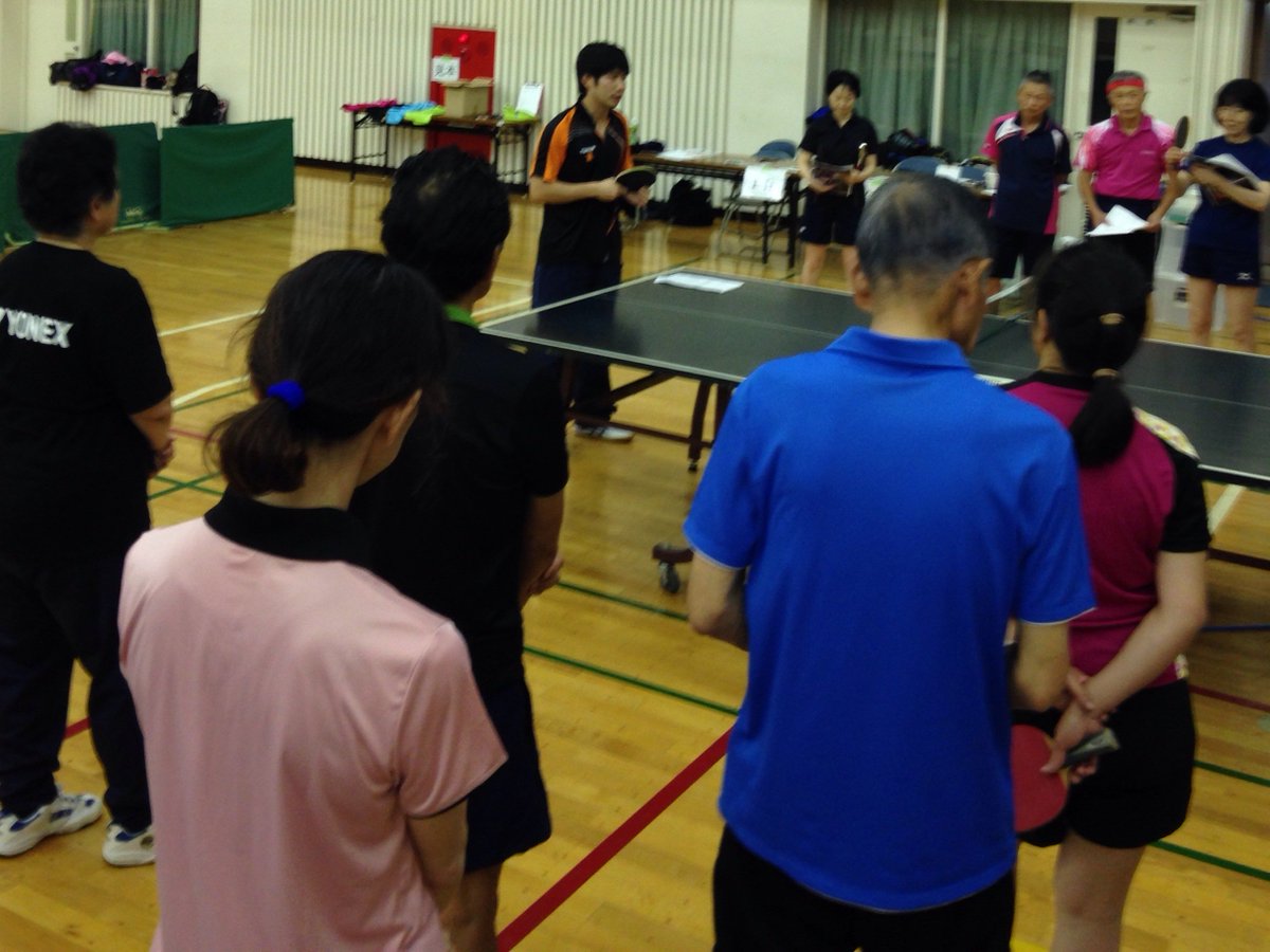 WRMGucchy's tweet photo. 千葉県で講習会をやってきました。
内容は相手のサーブがわからなくて悩んでる時の上書きレシーブについてやりこみました。

最後には回転を上書きする感覚を覚えてもらい収穫アリだったそうです。
また少しでも役に立てるように頑張ります。 https://t.co/jcZp2zCLqs
