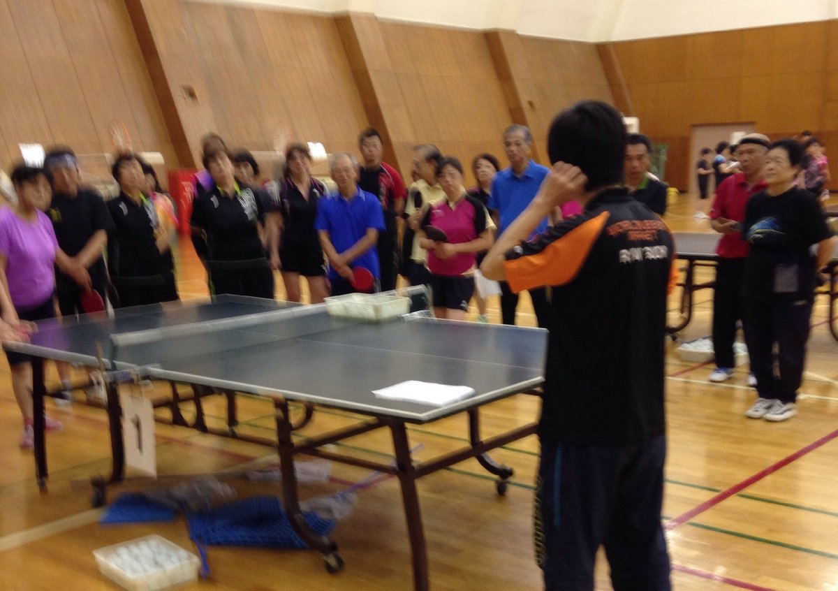 WRMGucchy's tweet photo. 千葉県で講習会をやってきました。
内容は相手のサーブがわからなくて悩んでる時の上書きレシーブについてやりこみました。

最後には回転を上書きする感覚を覚えてもらい収穫アリだったそうです。
また少しでも役に立てるように頑張ります。 https://t.co/jcZp2zCLqs